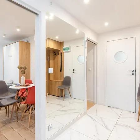 Hotel Superapart Al. Jerozolimskie 141