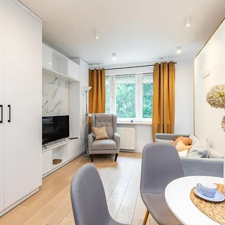 Superapart Al. Jerozolimskie 141 *